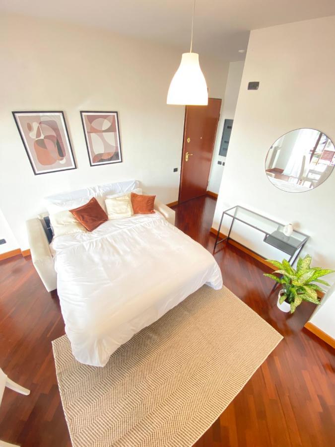 Golden Hour Apartment - Panoramic Terrace Fiumicino Extérieur photo